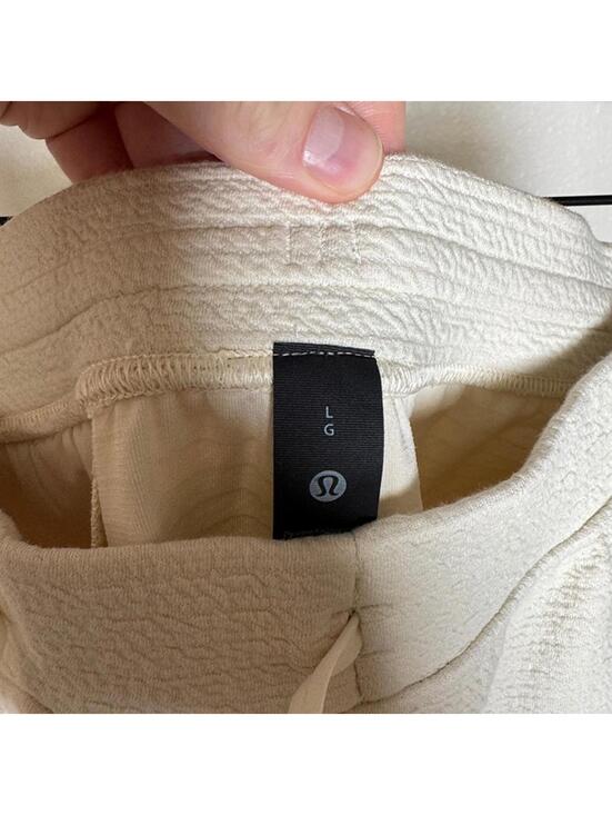 Lululemon Textured Mens Short - Picture 3 of 5